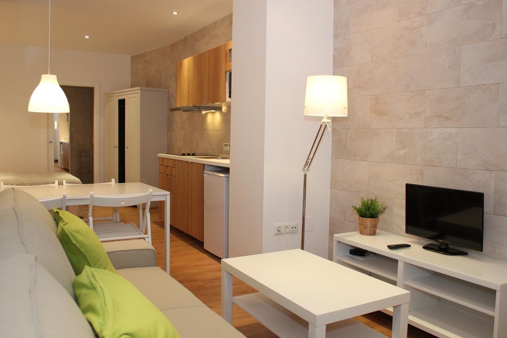 Apartamentos Clavero Malaga Ruang foto