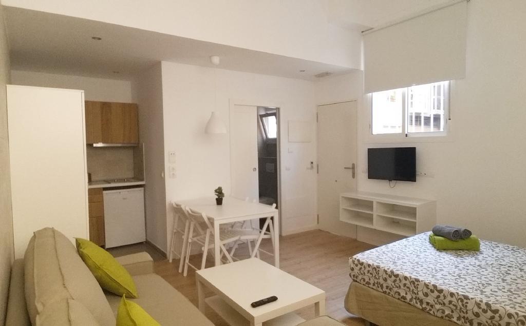 Apartamentos Clavero Malaga Bagian luar foto