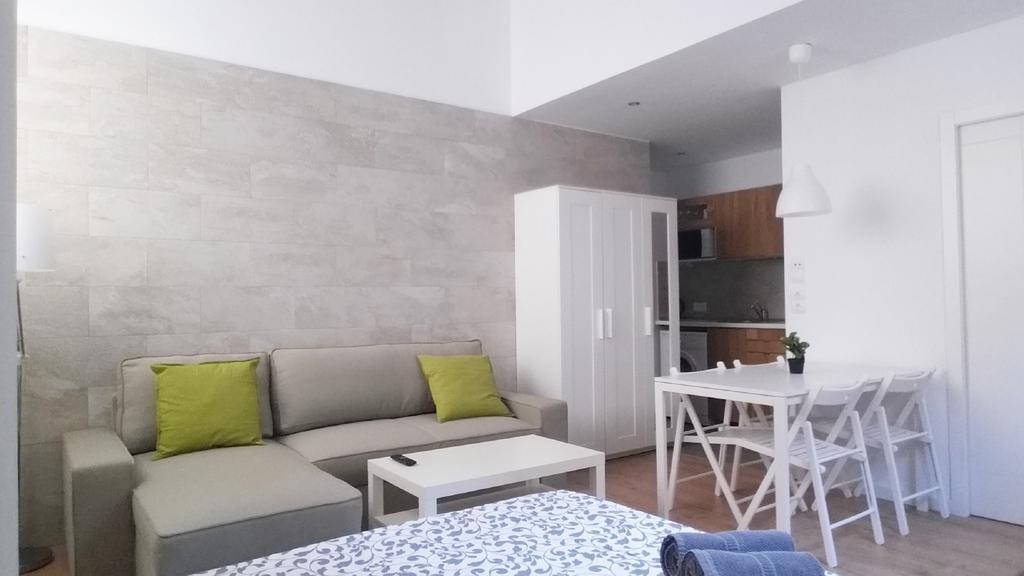 Apartamentos Clavero Malaga Bagian luar foto