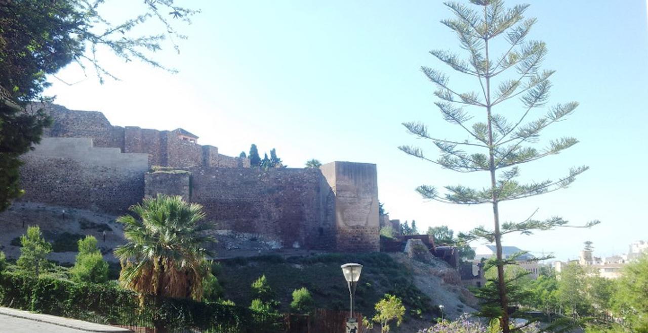 Apartamentos Clavero Malaga Bagian luar foto