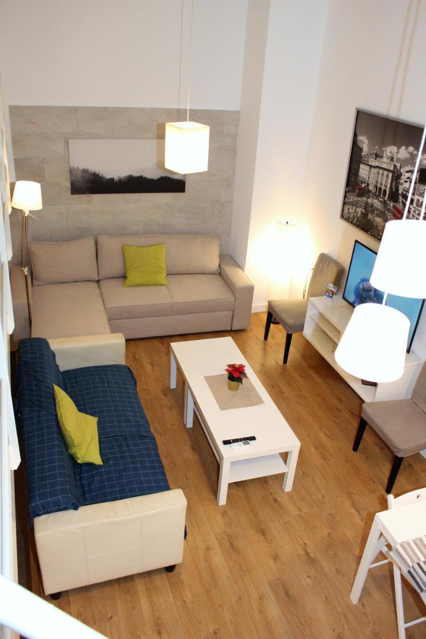 Apartamentos Clavero Malaga Bagian luar foto