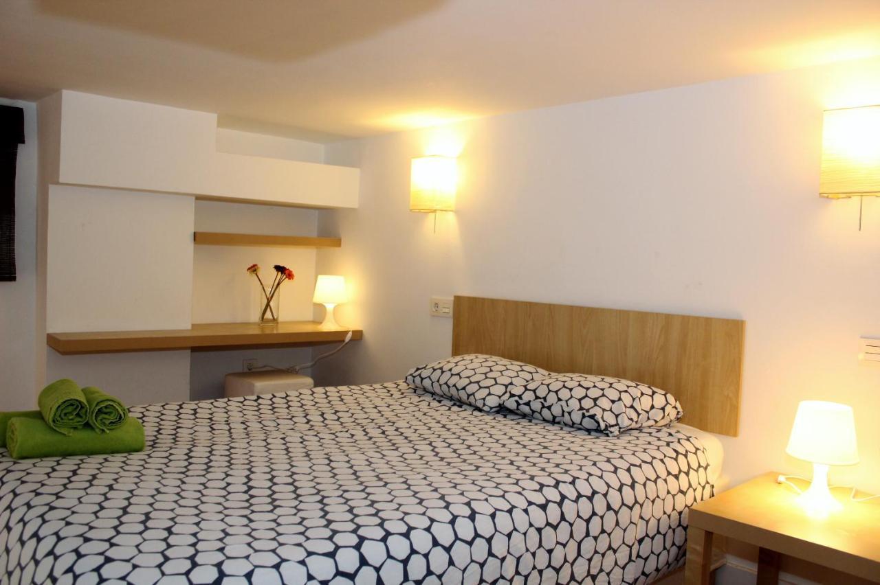 Apartamentos Clavero Malaga Bagian luar foto