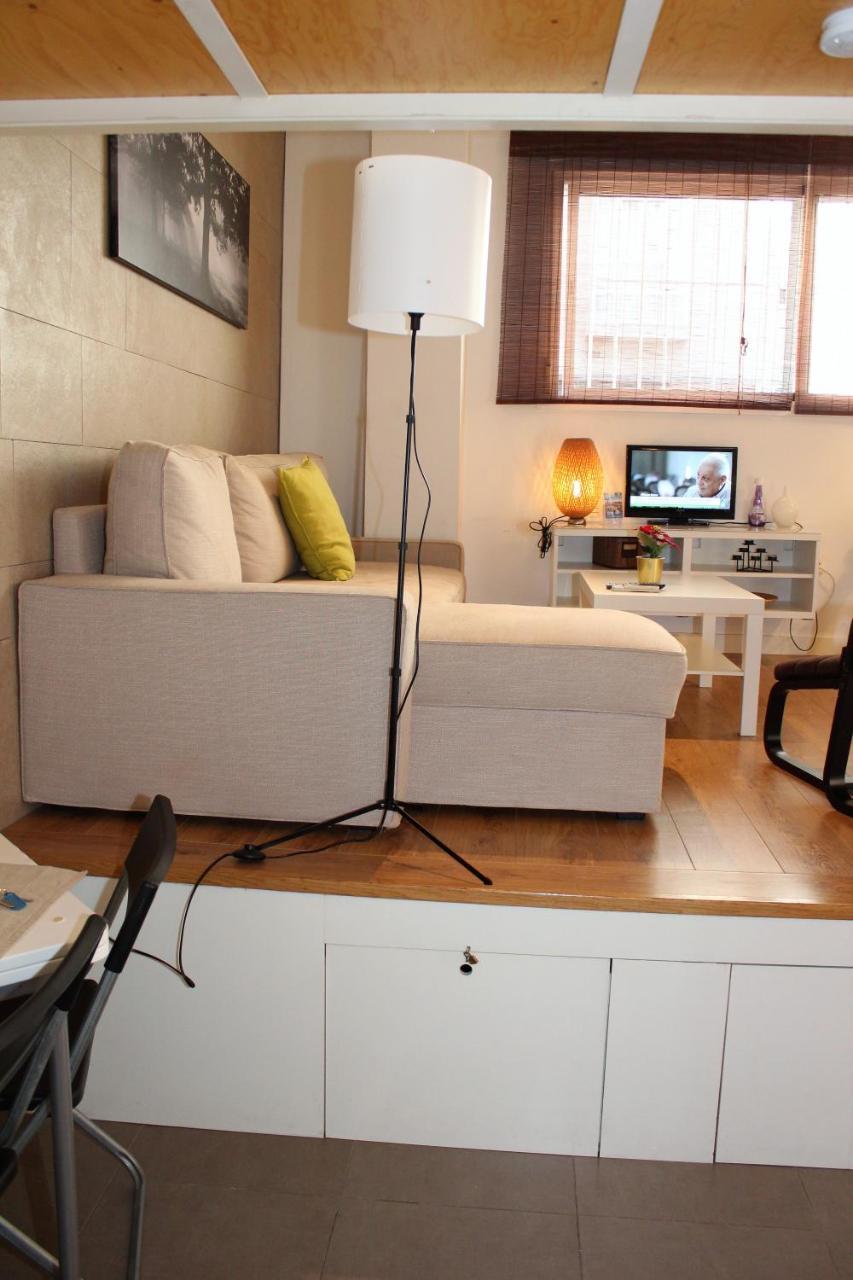 Apartamentos Clavero Malaga Bagian luar foto