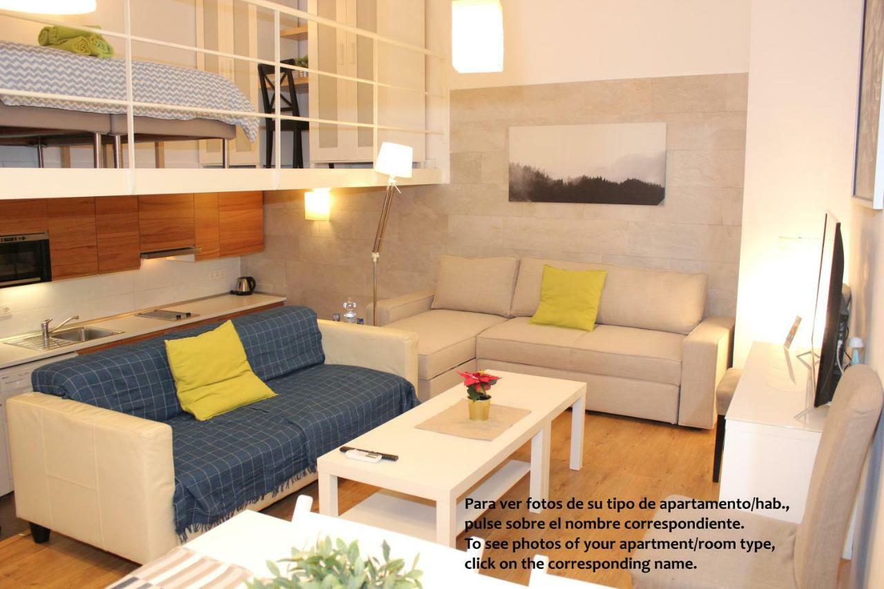 Apartamentos Clavero Malaga Bagian luar foto