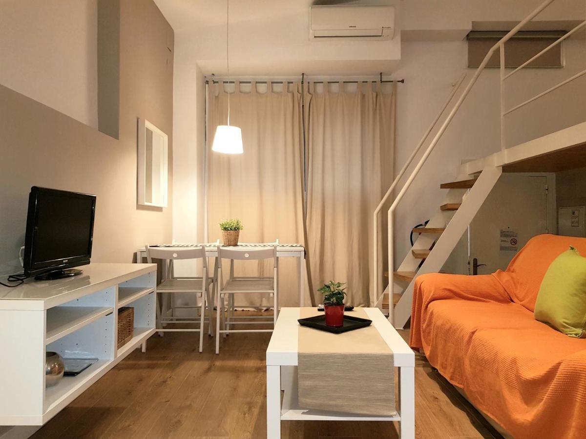 Apartamentos Clavero Malaga Bagian luar foto